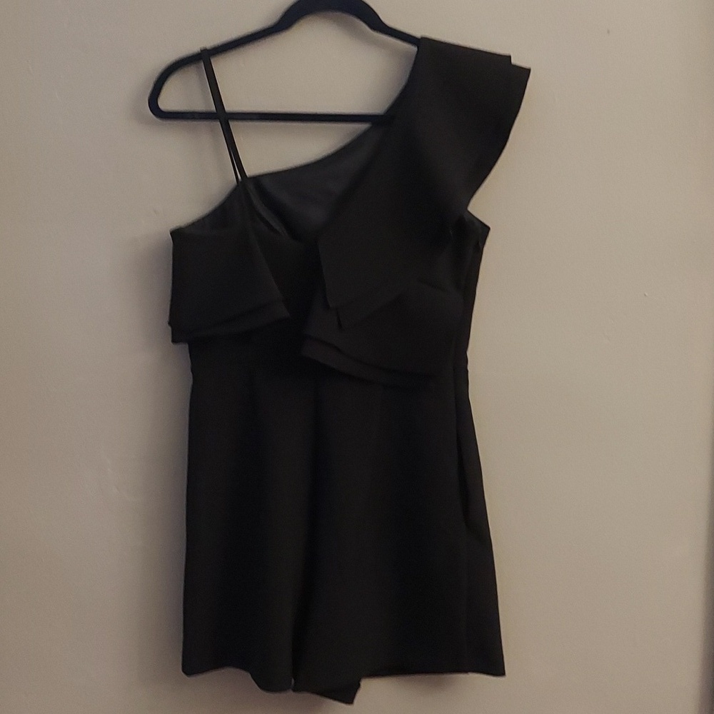 TOPSHOP 6 Black One Shoulder Ruffled Romper - Picture 11 of 15